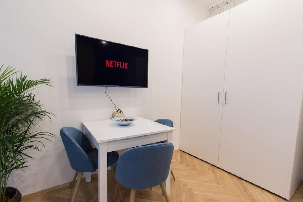 Josef'S Home I Studio In Prime Location I Patio ウィーン エクステリア 写真